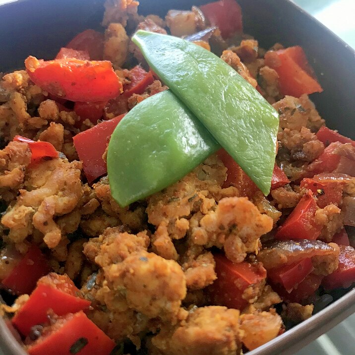ランチにぴったり!夏野菜のキーマカレー